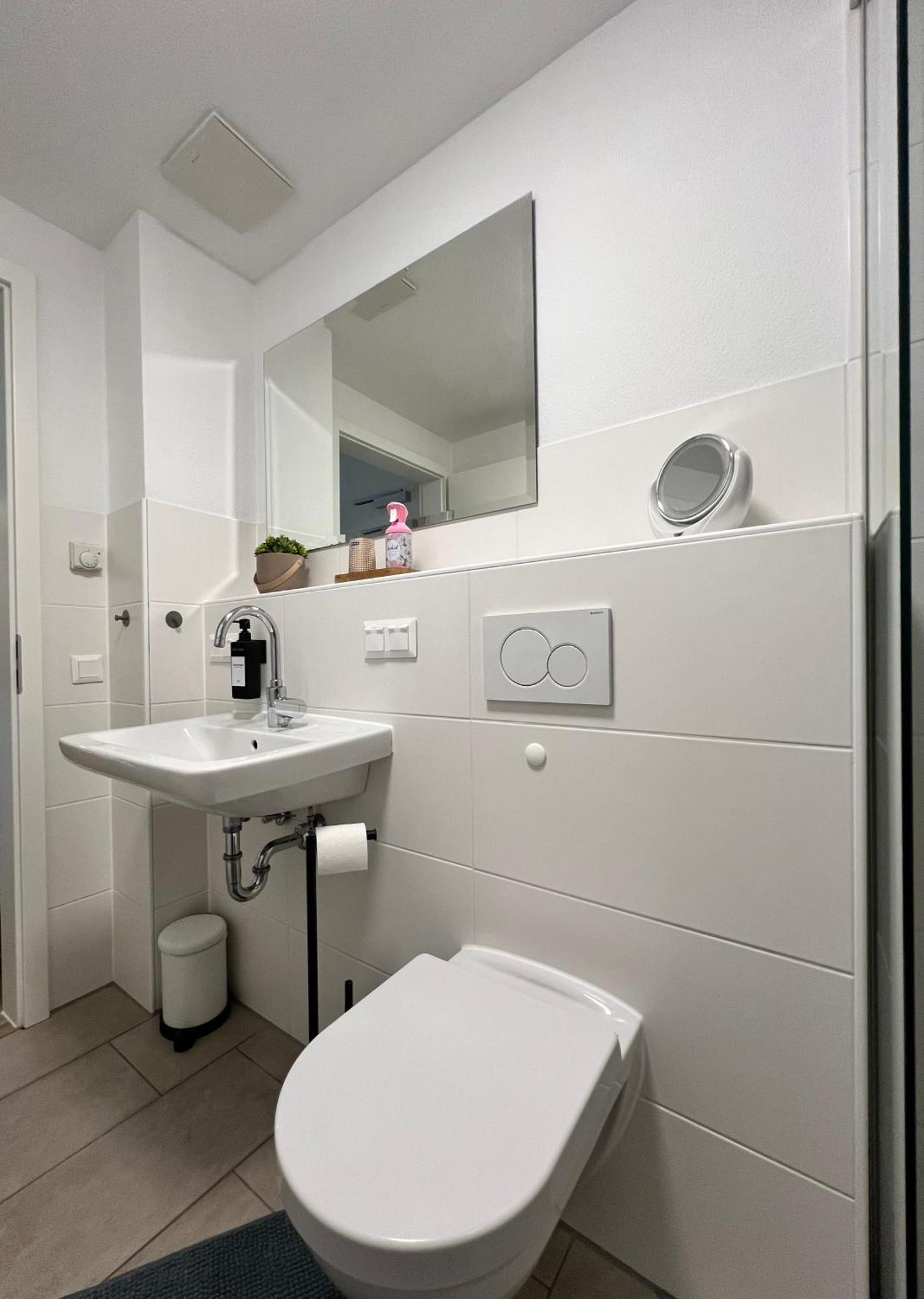 Moderne Wohnung Naehe Hbf-Lift-Tiefgarage-Contactless Check-In Hannover Exteriör bild