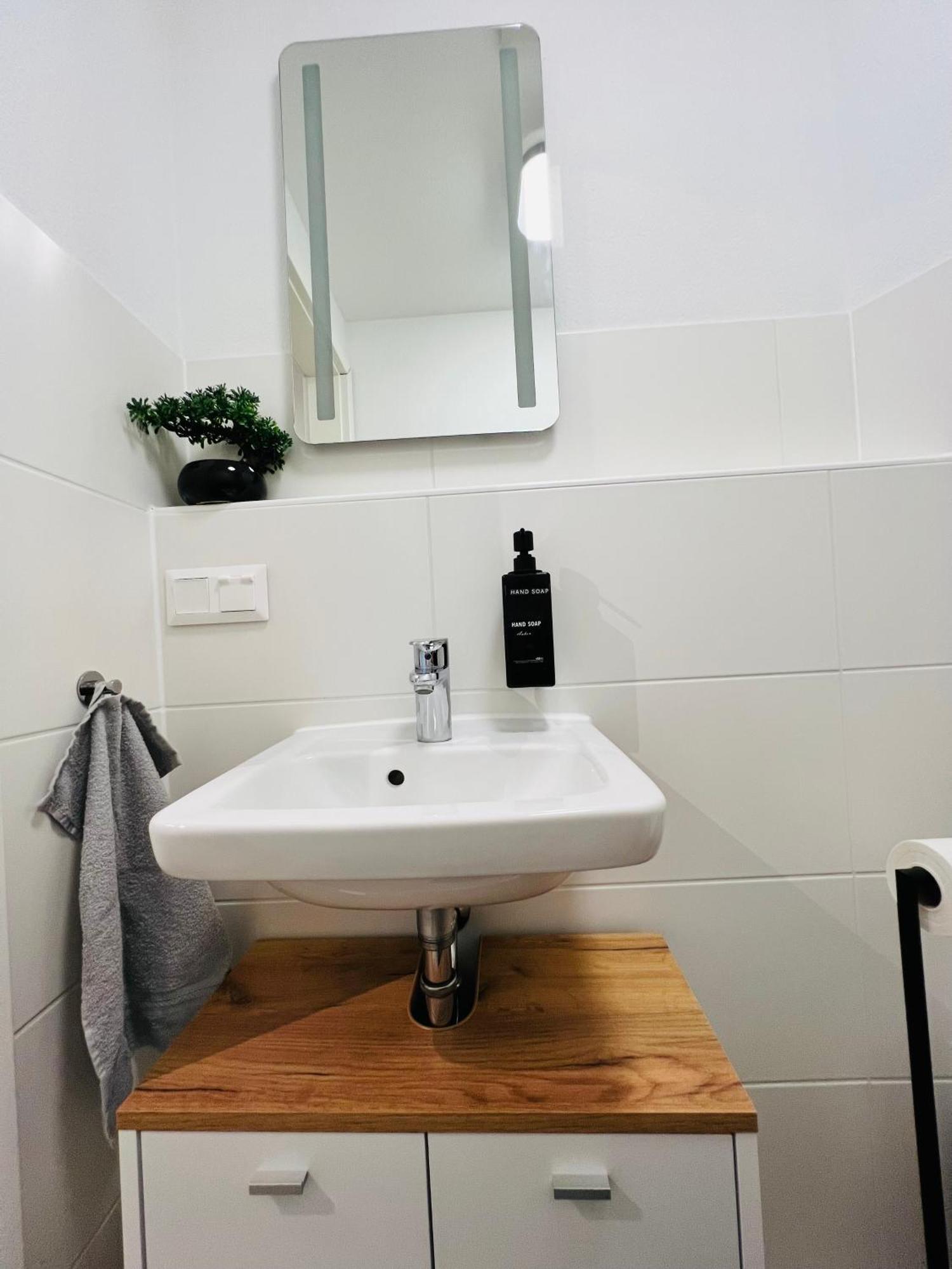 Moderne Wohnung Naehe Hbf-Lift-Tiefgarage-Contactless Check-In Hannover Exteriör bild